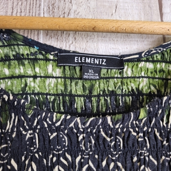 Long Flowy Summer Dress. Black, Blue, Green, White. XL. Strechy on top. - Picture 4 of 12